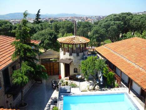 www.akropolisguesthouse.com