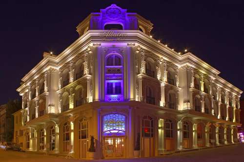 www.hotelalbatros.com