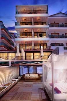 www.nurbeachhotel.com