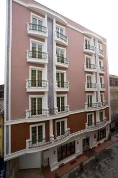 www.hotelmaywood.com
