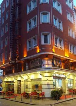 www.hotelakcinar.com