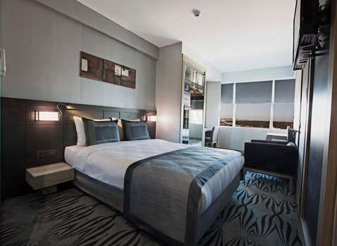 www.akonihotel.com