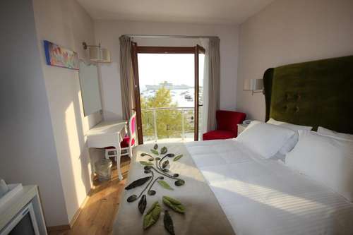 www.tuzlatownhotel.com