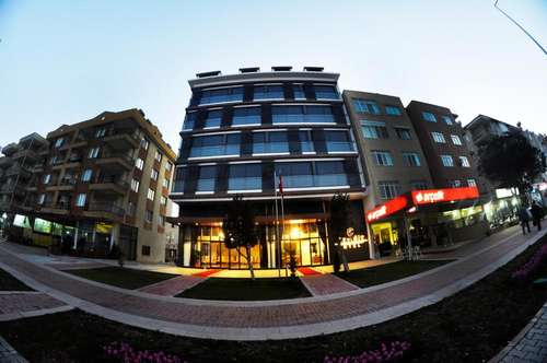 www.ozyigitotel.com