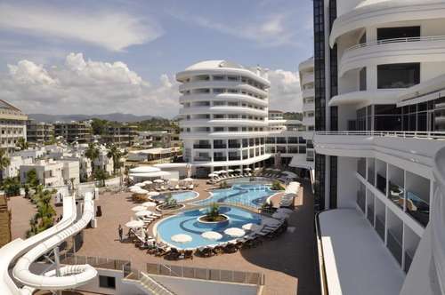 www.alyalagunabeach.com