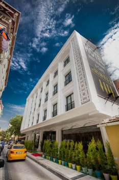 www.royalincihotel.com