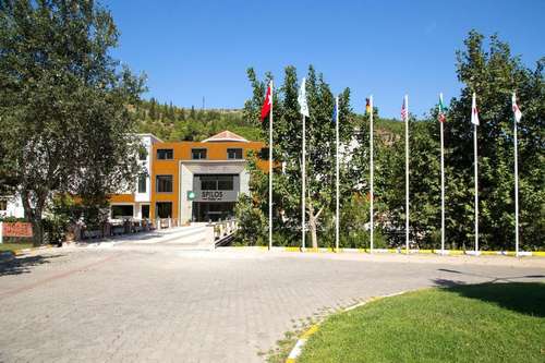 www.spiloshotel.com
