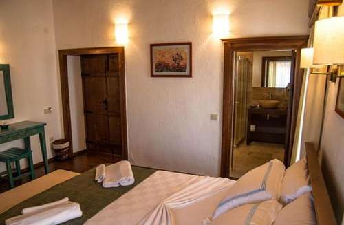 www.courtyardkalkan.com