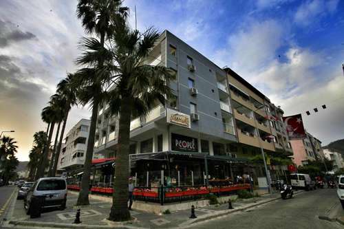 www.themarmarishotel.com