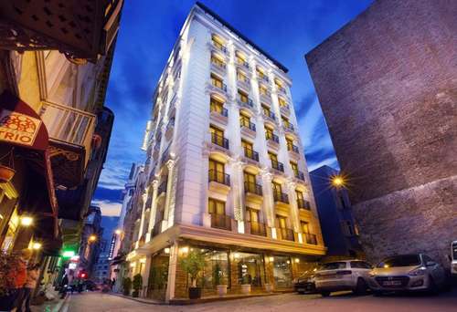 www.peracenterhotel.com
