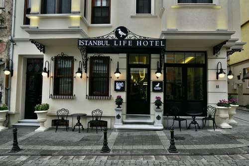 www.istanbullifehotel.com