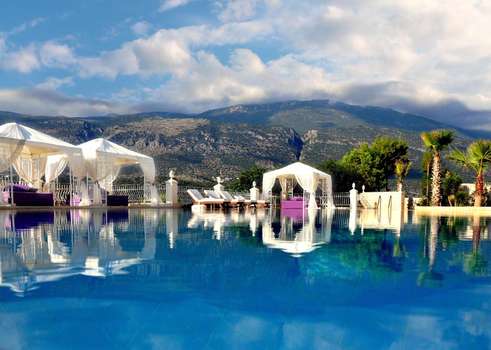 www.lukkahotel.com