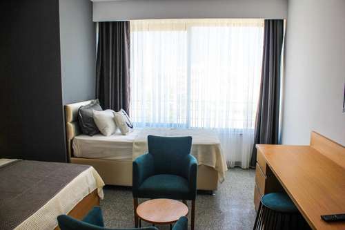 www.portmarinahotel.com