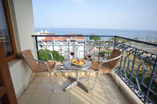www.hotelroyalhill.com