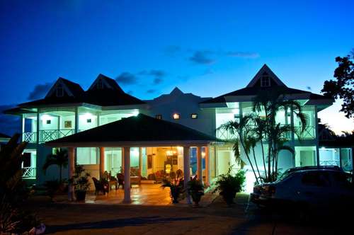 www.bacoletbeachclub.com