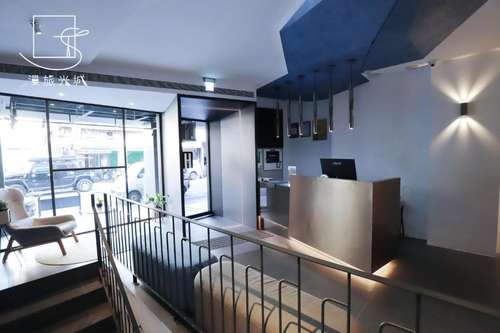 www.slowtownhotel.com