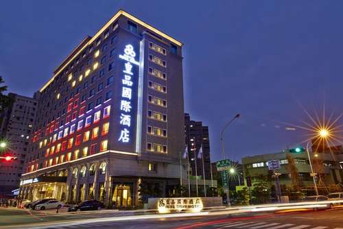 www.royalchiayihotel.com