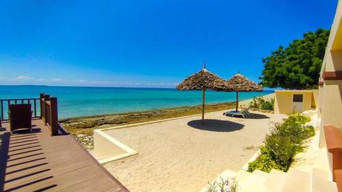 www.goldenpalmzanzibar.com