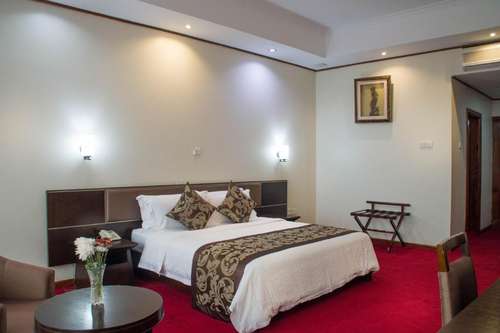 www.lakeviewresorthotelmbarara.com
