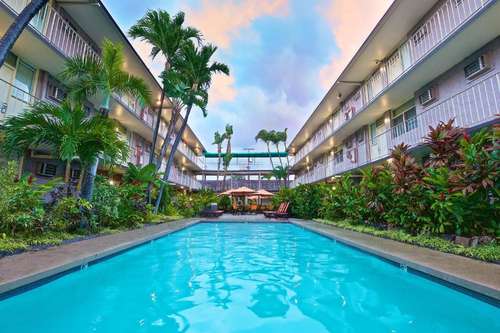 www.pacificmarinainn.com