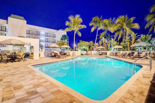www.bocaplazahotel.com