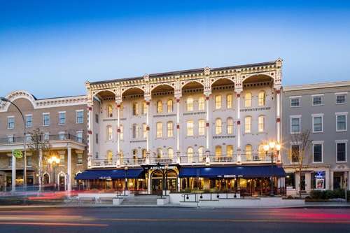 www.theadelphihotel.com