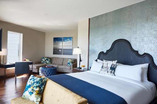 www.thestellahotel.com