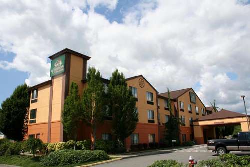 www.hotelinmonroewa.com