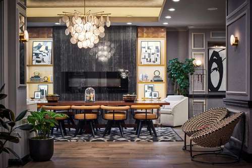 www.claridgehousechicago.com
