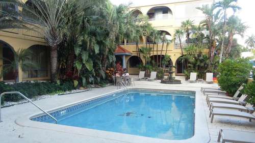www.tropirockresort-fl.us