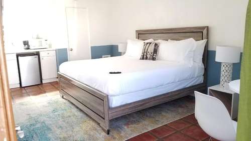 www.sandcastleinnandsuites.com
