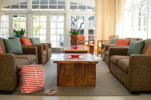 www.coconutwaikikihotel.com