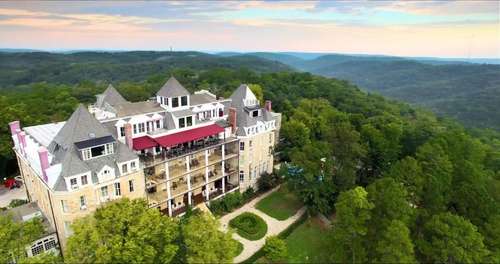 www.crescent-hotel.com