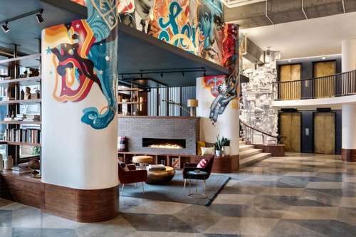 www.therevolutionhotel.com