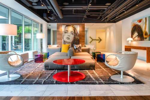 www.thehotelzags.com