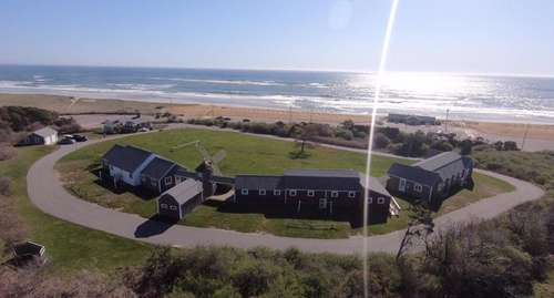 www.nausetbeachinn.com