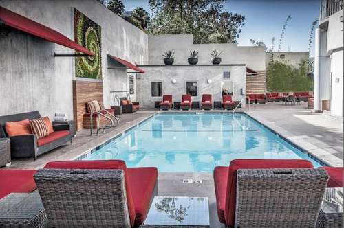 www.hotelangeleno.com