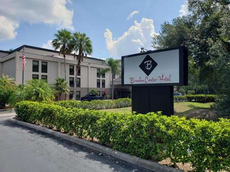 www.brandoncenterhotel.com