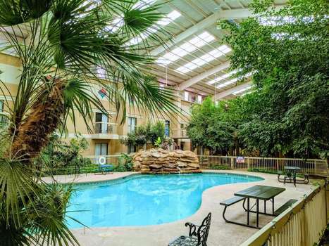 www.atrium-inn.com