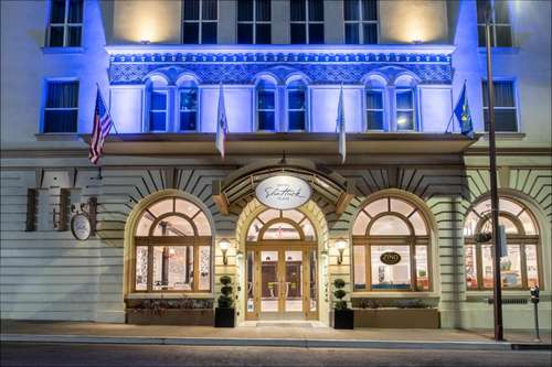 www.hotelshattuckplaza.com
