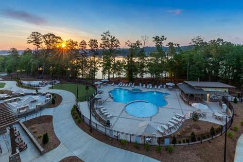 www.lakesidelodgeclemson.com