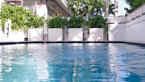 www.cresthotel.com