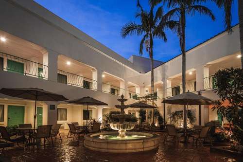 www.casablancainnhotel.com