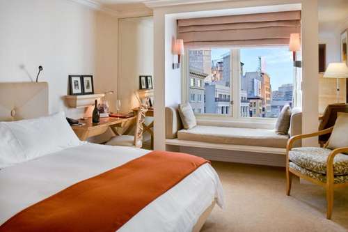 www.tajcamptonplace.com
