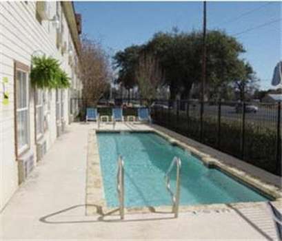 www.hotelhillcountry.com