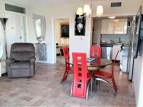 www.manhattantowerfl.com