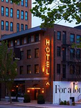 www.thedeanhotel.com