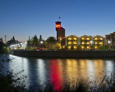 www.napariverinn.com