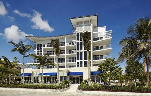 www.royalblueshotel.com