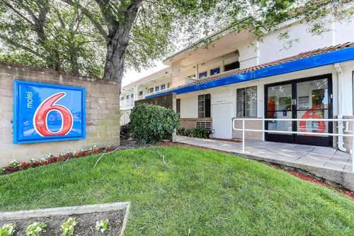 www.motel6pinole.com